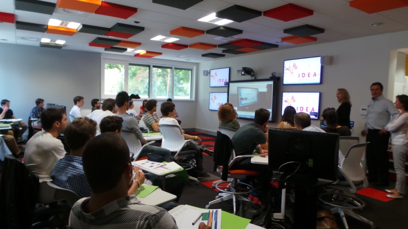 Pendant plus de quatre heures cet après-midi, 27 élèves de Centrale Lyon ont pu découvrir les moyens mis à leur disposition afin de mener à bien leur projet de création [&hellip;]